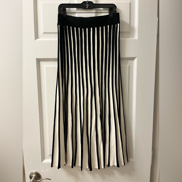 Philosophy Black and White Set, M - Picture 3 of 6